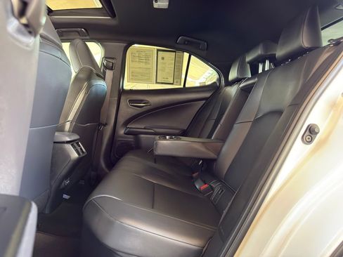 Certified 2024 Lexus UX 250h FWD image 19
