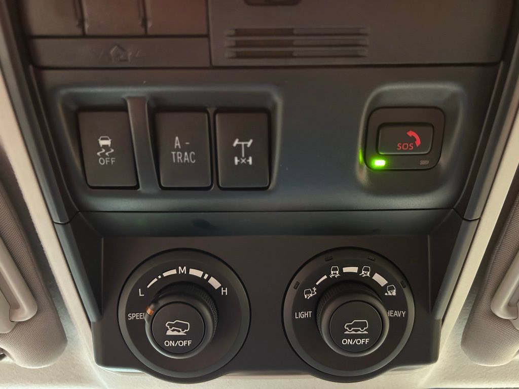 Used 2024 Toyota 4Runner TRD Off-Road Premium AWD/4WD image 19