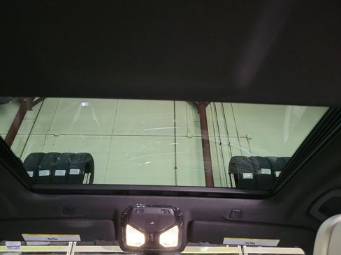 Used 2018 BMW 530i xDrive AWD/4WD image 26