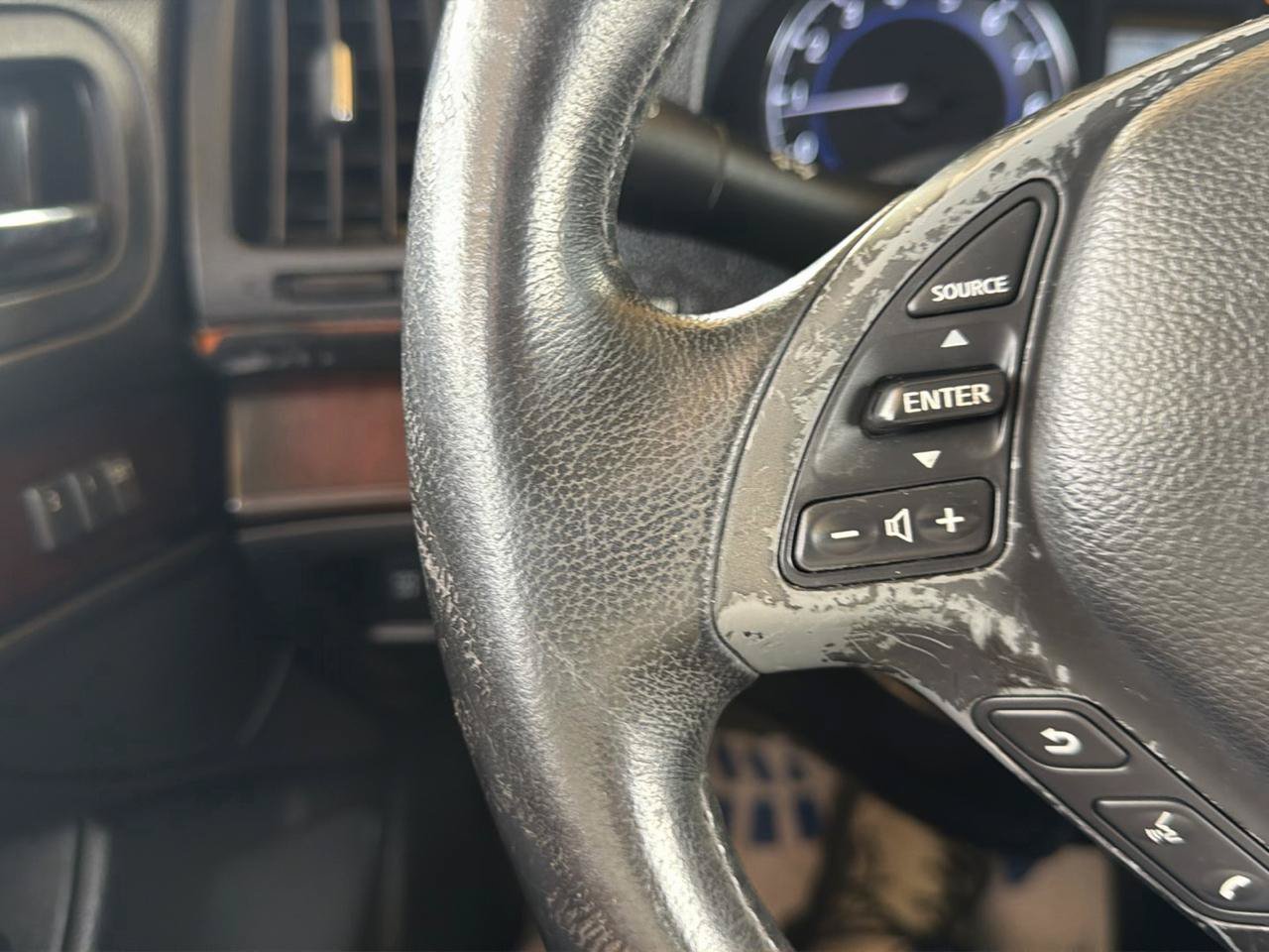 Used 2010 INFINITI G37 Convertible w/ Premium Pkg RWD image 14