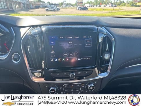 Used 2023 Chevrolet Traverse Premier AWD/4WD image 14