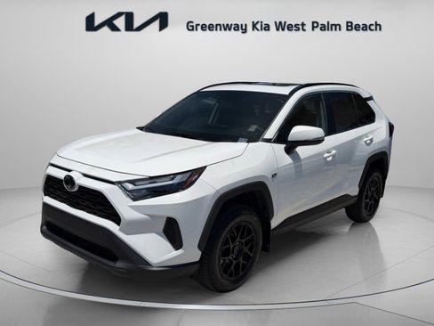Used 2024 Toyota RAV4 XLE w/ Convenience Package FWD image 3