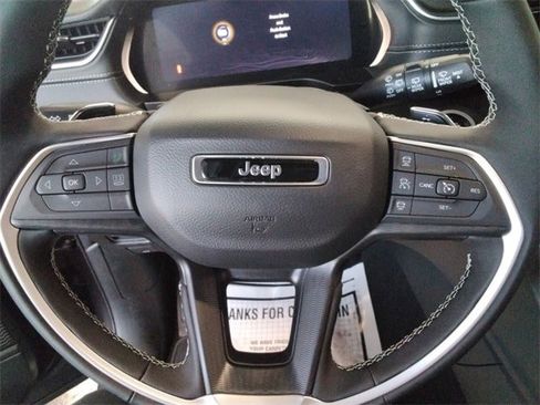 New 2025 Jeep Grand Cherokee Altitude image 26