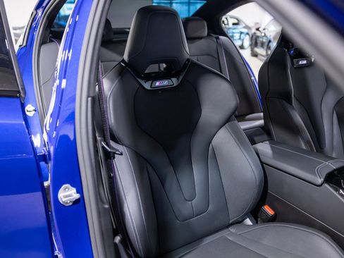 Used 2025 BMW M5 w/ Executive Package image 31