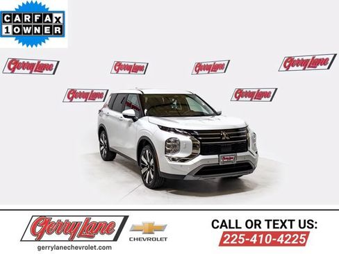 Used 2025 Mitsubishi Outlander SE AWD/4WD image 1
