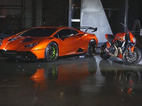 Used 2023 Lamborghini Huracan STO image 2