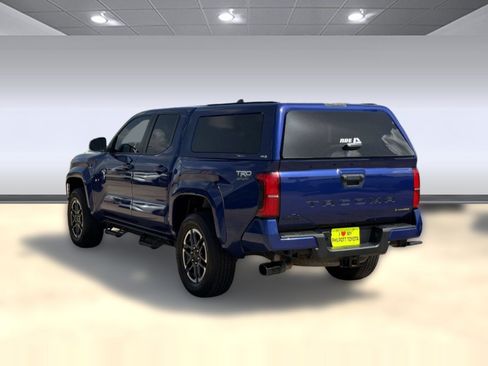Used 2025 Toyota Tacoma TRD Sport AWD/4WD image 3