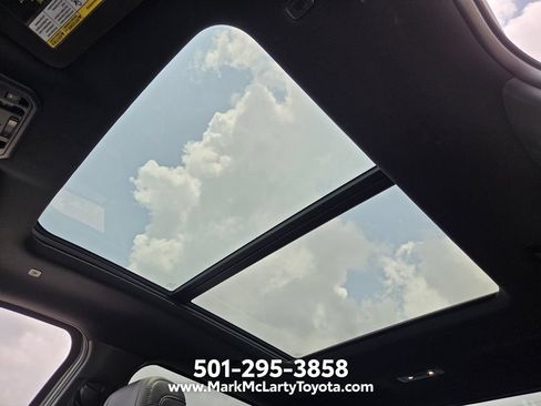 Used 2025 Toyota Tundra Limited AWD/4WD image 18