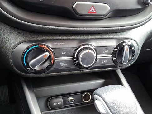 Used 2023 Kia Soul LX w/ LX Technology Package image 15