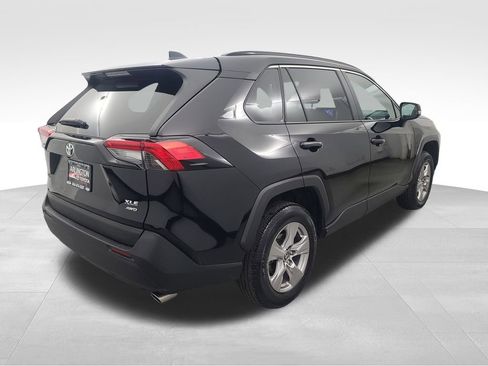 Used 2025 Toyota RAV4 XLE image 5