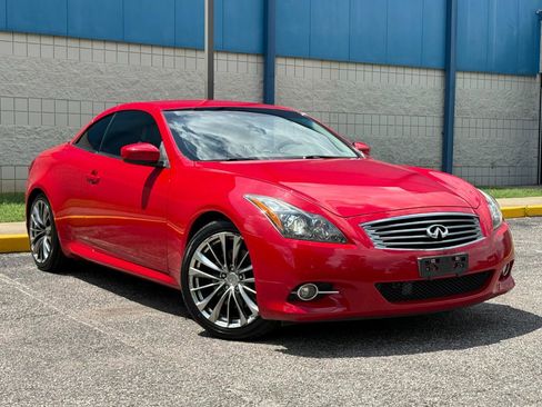Used 2013 INFINITI G37 Convertible w/ Premium Pkg RWD image 3
