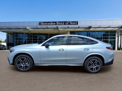 Certified 2025 Mercedes-Benz GLC 300 4MATIC image 2