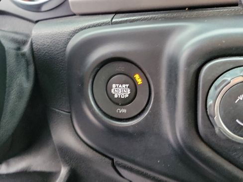 Used 2020 Jeep Wrangler Unlimited Sport AWD/4WD image 28