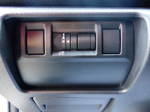 Used 2024 Subaru Crosstrek 2.0i Premium image 25