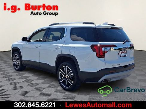 Certified 2023 GMC Acadia SLT w/ Technology Package FWD image 4
