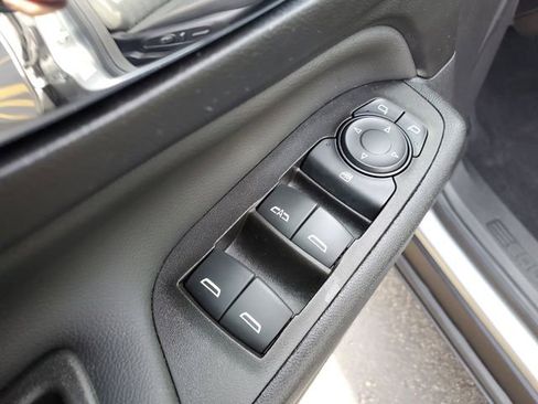 Used 2023 Chevrolet Equinox LT FWD image 18