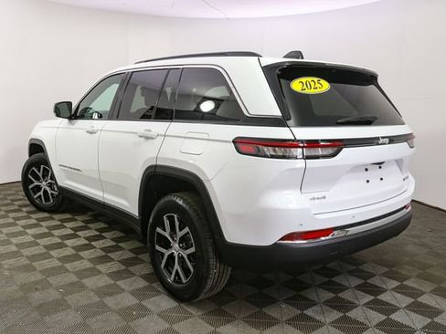 Used 2025 Jeep Grand Cherokee Limited AWD/4WD image 7