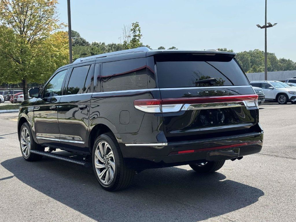 Used 2024 Lincoln Navigator L 4WD image 25