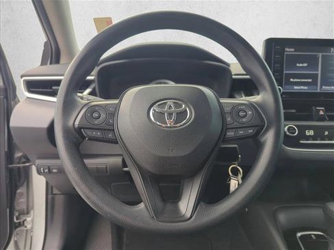 Used 2022 Toyota Corolla LE FWD image 11