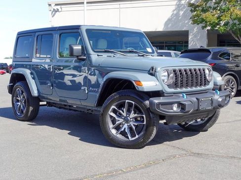 Used 2024 Jeep Wrangler Unlimited AWD/4WD image 5
