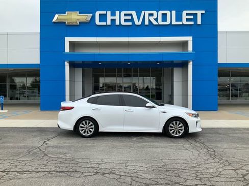 Used 2018 Kia Optima S w/ Panoramic Sunroof Package FWD image 6