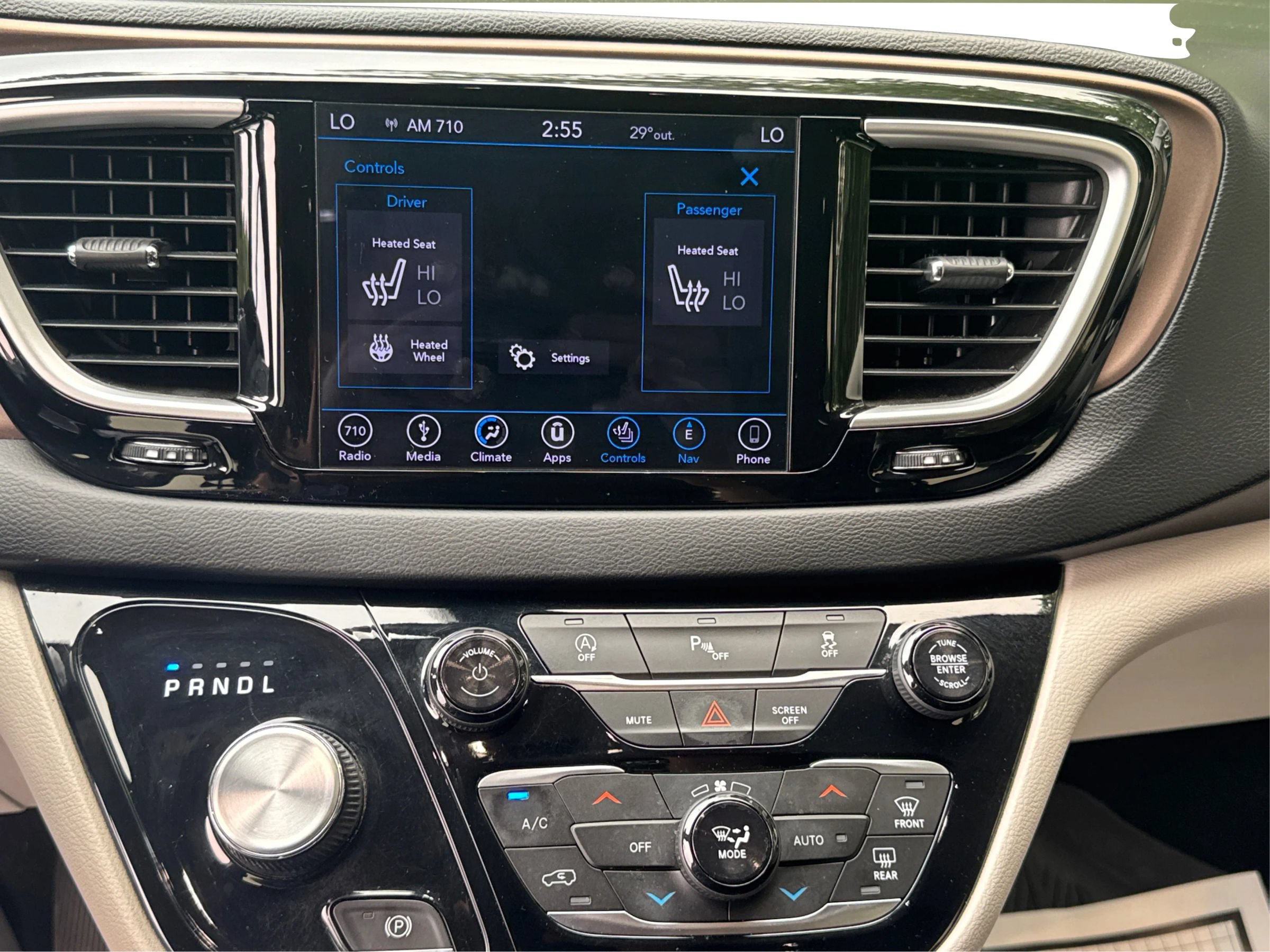 Used 2019 Chrysler Pacifica Touring-L FWD image 26