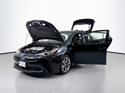 Used 2020 Toyota Prius XLE image 16