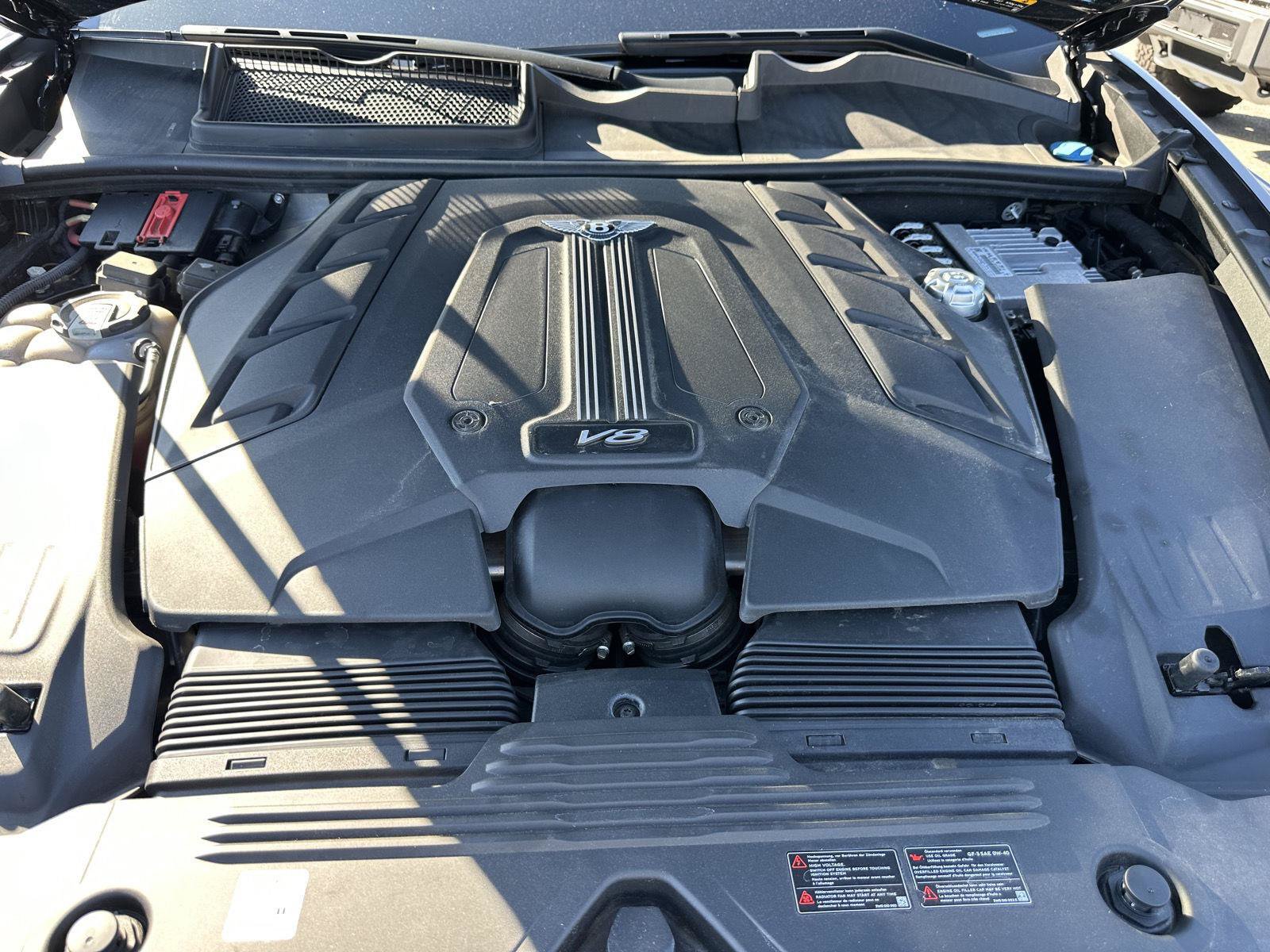 Used 2022 Bentley Bentayga AWD/4WD image 41