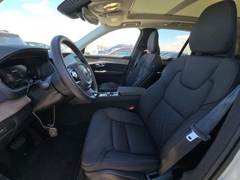 Used 2025 Volvo XC90 B6 Plus AWD/4WD image 9