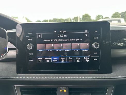 Used 2025 Volkswagen Taos SE FWD image 20