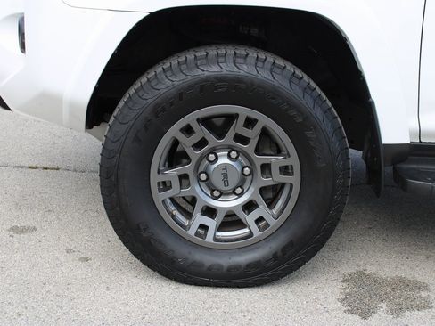 Used 2021 Toyota 4Runner Venture image 27