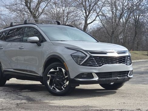 Used 2025 Kia Sportage SX image 2