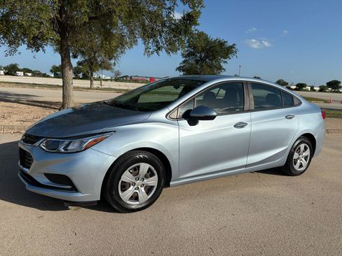 Used 2017 Chevrolet Cruze LS FWD image 3