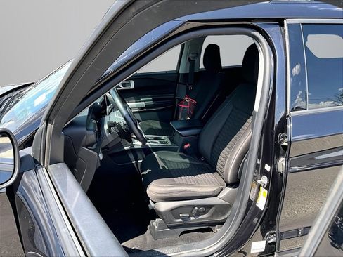 Used 2020 Ford Explorer XLT w/ Comfort Package RWD image 25