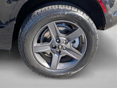 Used 2023 Land Rover Defender 90 X-Dynamic SE image 22