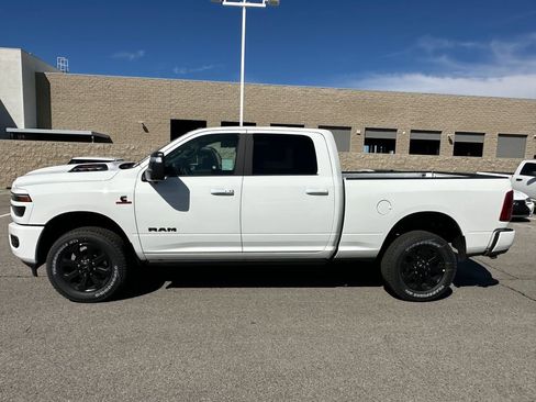 New 2026 RAM 2500 Laramie AWD/4WD image 3