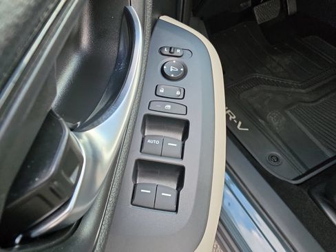 Certified 2025 Honda HR-V LX image 14