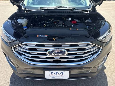 Used 2019 Ford Edge Titanium w/ Equipment Group 301A AWD/4WD image 11