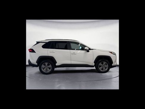 Used 2024 Toyota RAV4 XLE FWD image 7