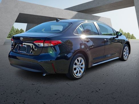 Used 2023 Toyota Corolla LE w/ Carpet Mat Package (TMS) FWD image 6