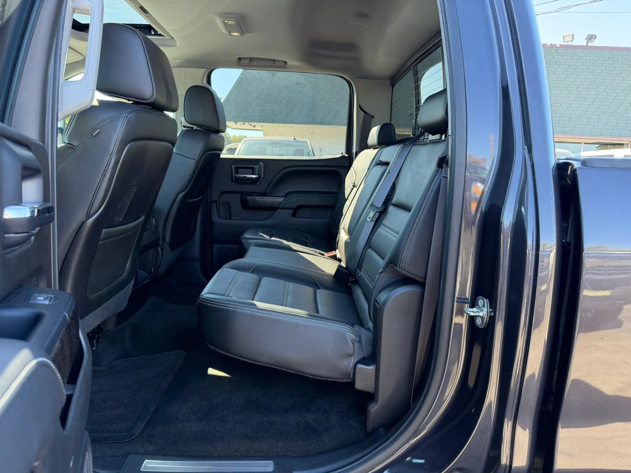 Used 2015 GMC Sierra 2500 Denali w/ Duramax Plus Package AWD/4WD image 20