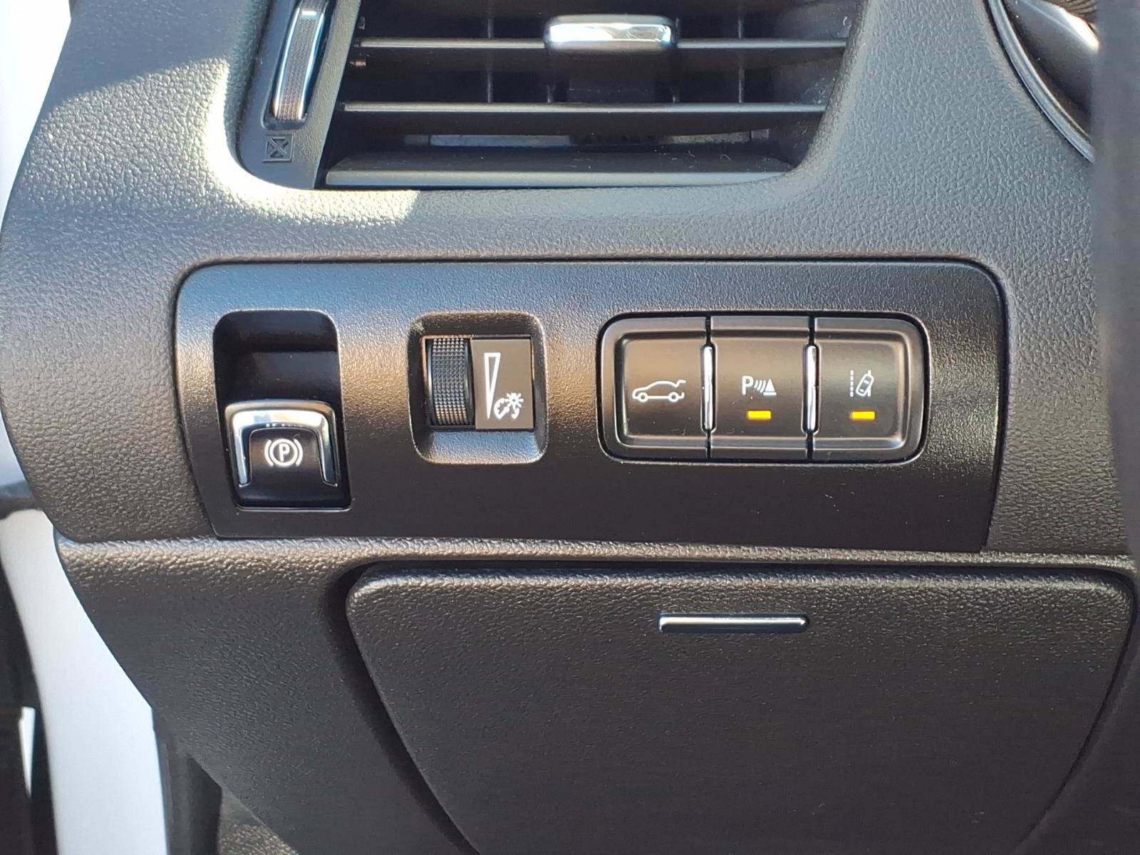 Used 2017 Chevrolet Impala Premier w/ Enhanced Convenience Package FWD image 22