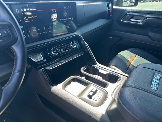 Used 2025 GMC Sierra 3500 AT4 w/ AT4 Premium Plus Package AWD/4WD image 25