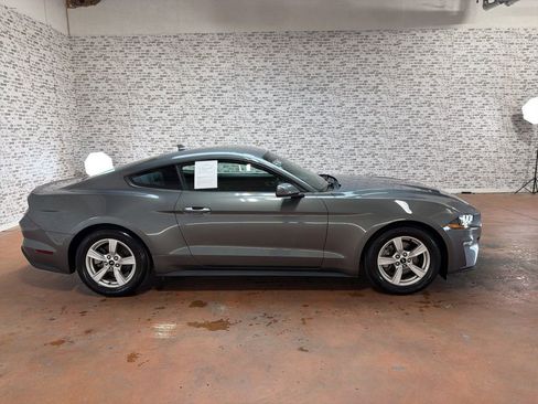 Used 2022 Ford Mustang Coupe RWD image 8