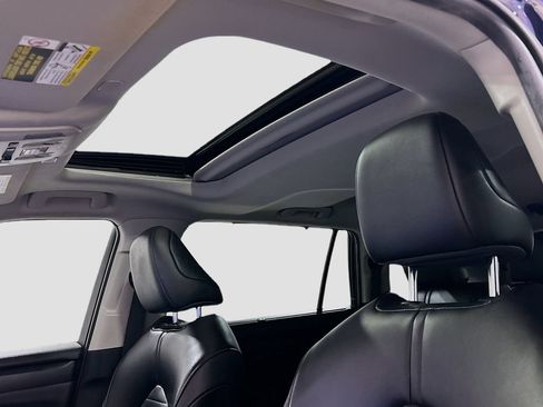 Used 2023 Toyota Highlander XLE FWD image 19