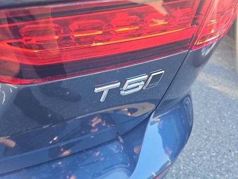 Used 2021 Volvo V60 T5 Cross Country w/ Climate Package AWD/4WD image 4