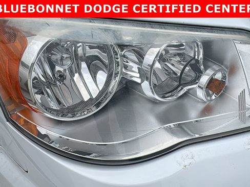 Used 2013 Chrysler Town & Country Touring-L w/ Driver Convenience Group FWD image 9