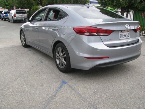 Used 2017 Hyundai Elantra Value Edition FWD image 4