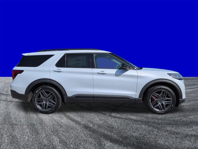 New 2026 Ford Explorer ST-Line w/ ST-Line Street Pack AWD/4WD image 3