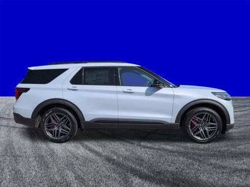 New 2026 Ford Explorer ST-Line w/ ST-Line Street Pack AWD/4WD image 3